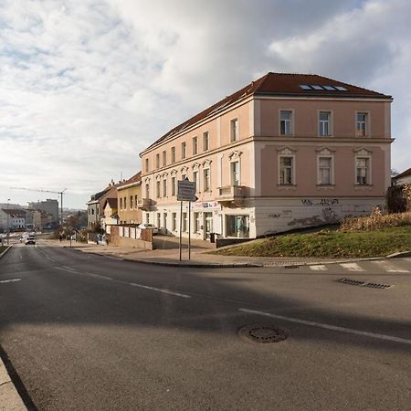 Sunshine Apartment Near The City Center Praag Buitenkant foto