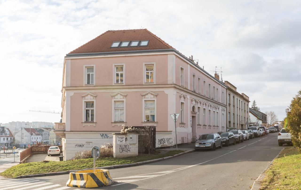 Sunshine Apartment Near The City Center Praag Buitenkant foto