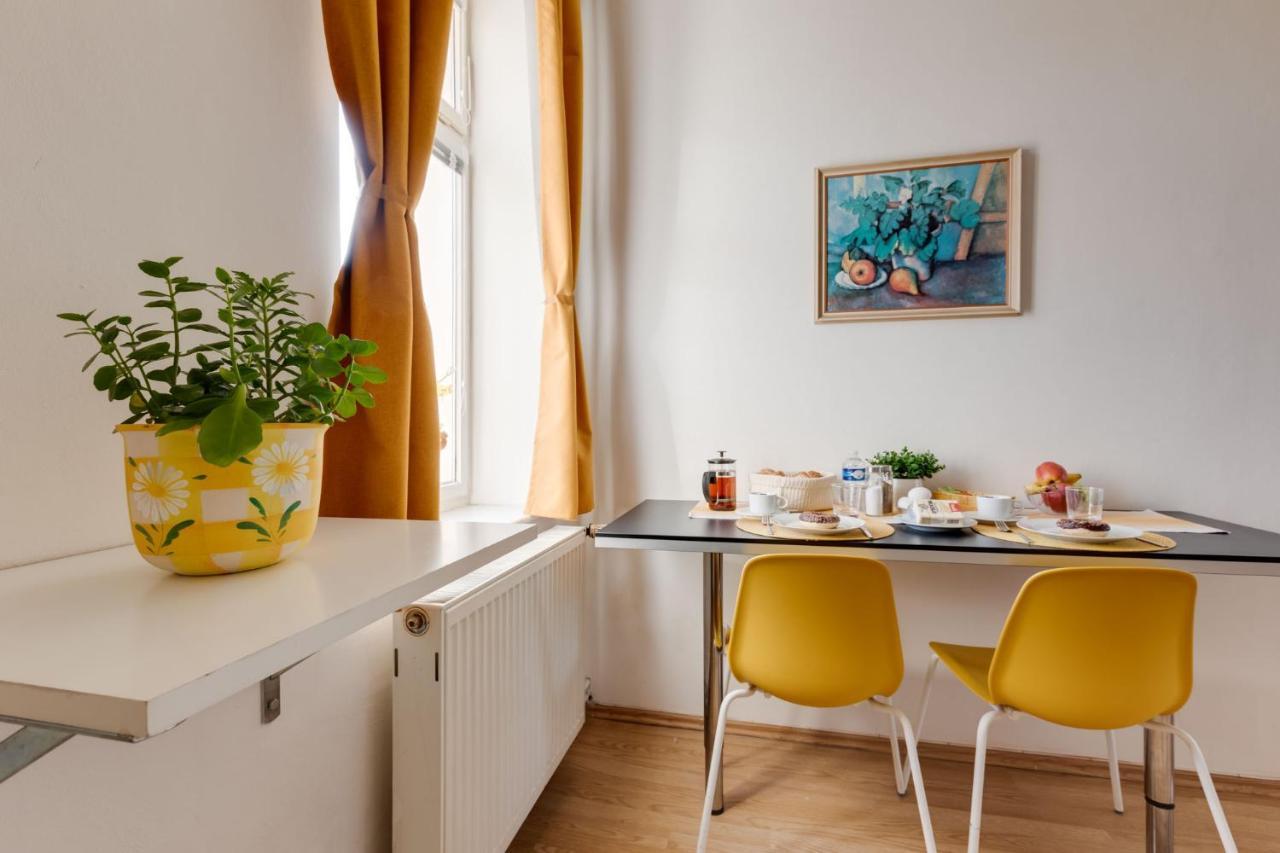 Sunshine Apartment Near The City Center Praag Buitenkant foto