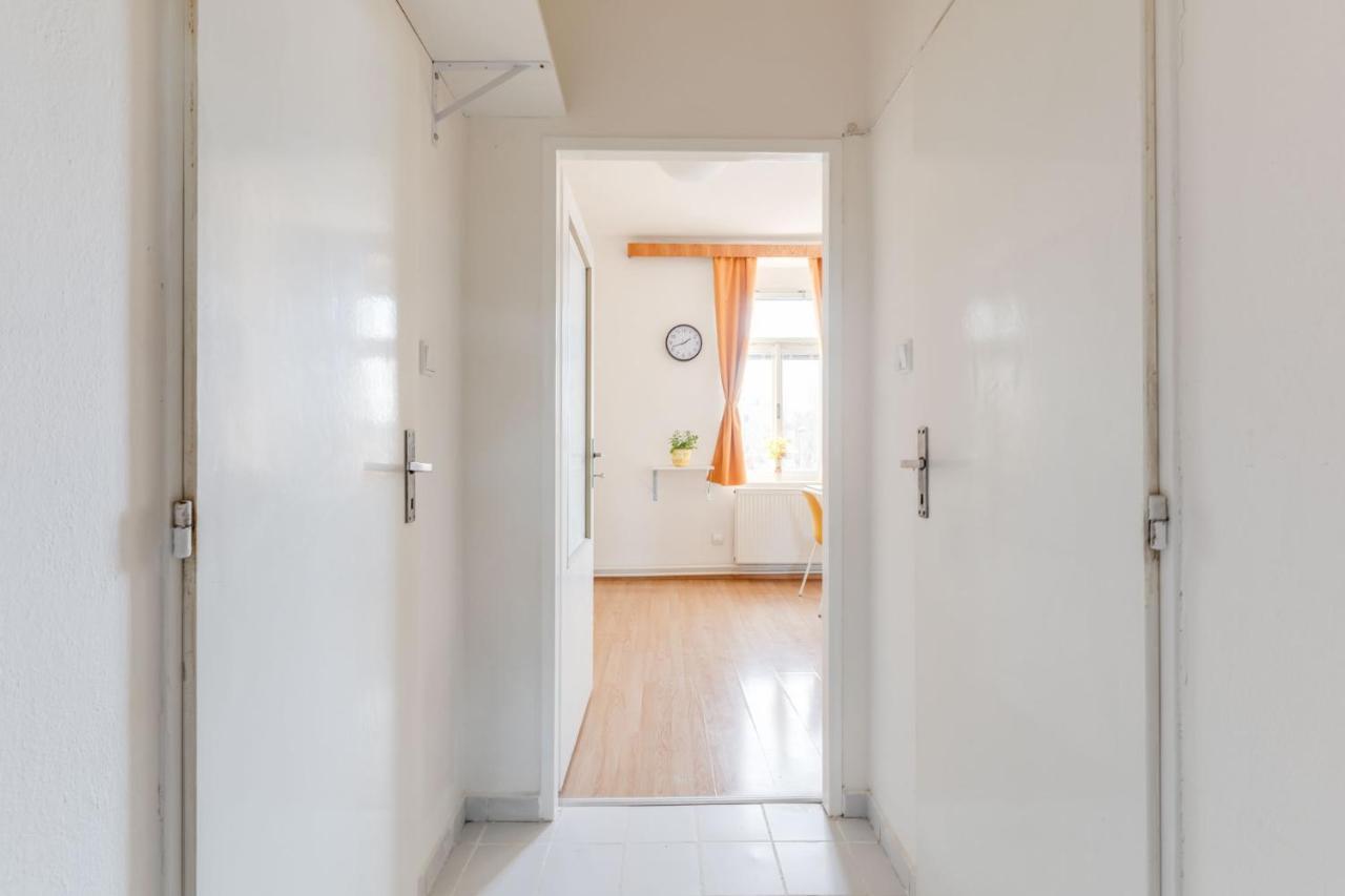 Sunshine Apartment Near The City Center Praag Buitenkant foto