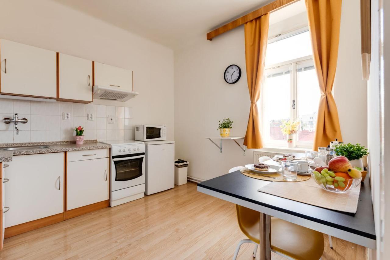 Sunshine Apartment Near The City Center Praag Buitenkant foto